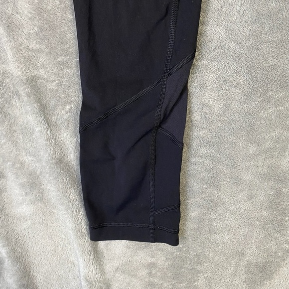 Lululemon Women’s Black Cropped Leggings Size 4 - Picture 3 of 7